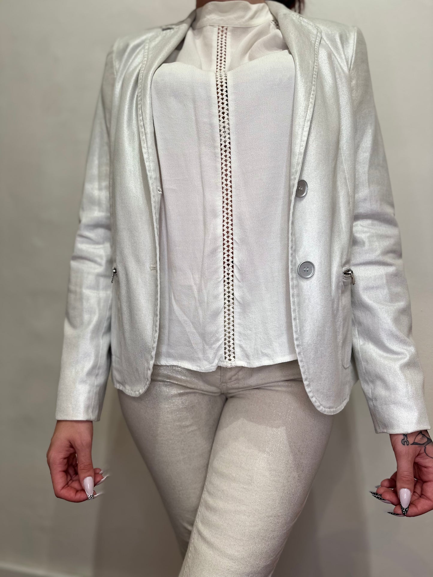 Veste blanche, pailletée